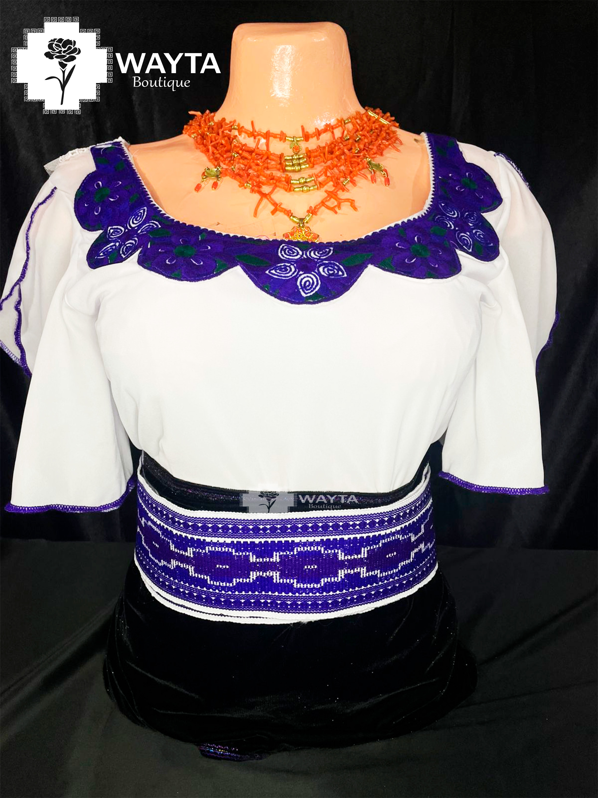 BLUSA - Bordada a Máquina Modelo Hombrera Concha – Manga Corta, Cómoda y Elegante
